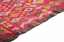 Load image into Gallery viewer, Rent Moroccan Kilim Rug #849
